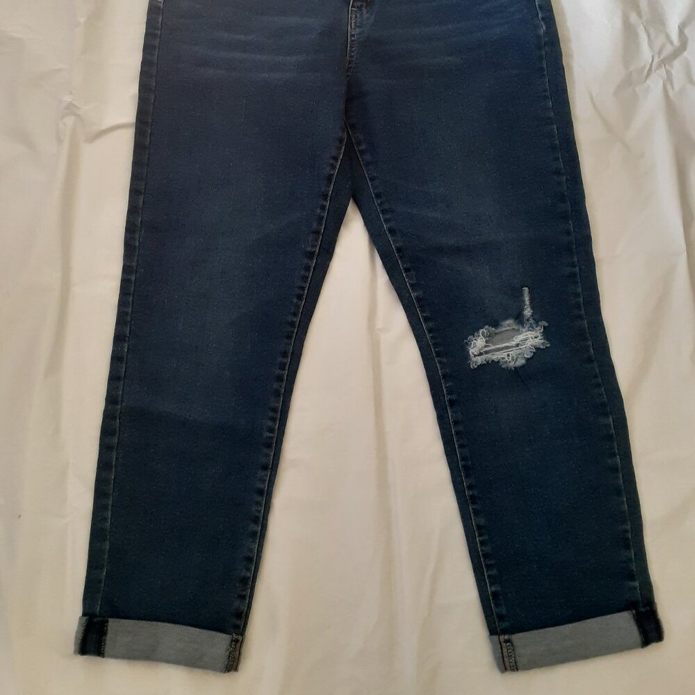 Levi's Signature Jeans Ripped & Cuffed Boyfriend Jeans